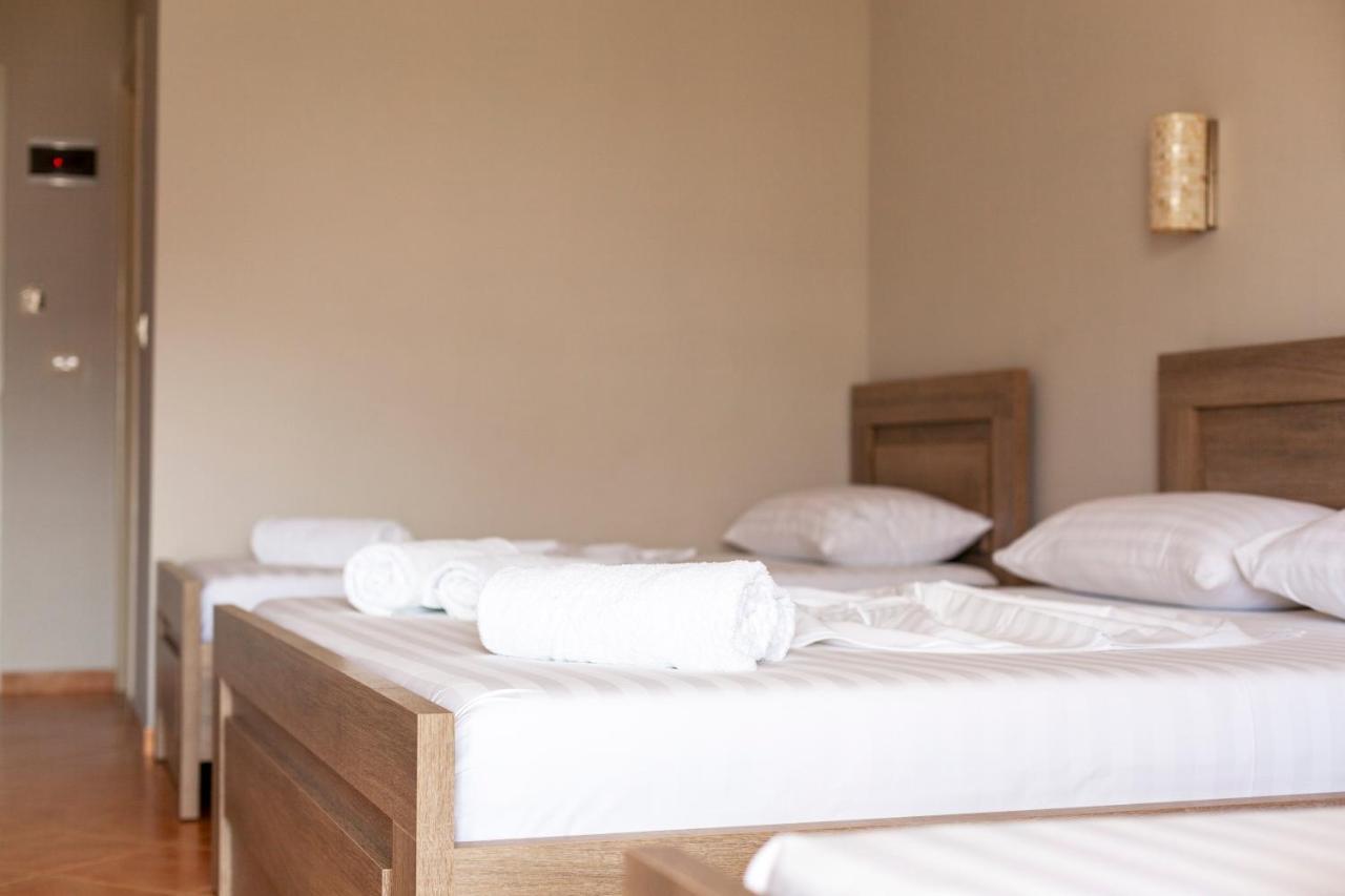 Toni Retzo Rooms Himare Exterior photo